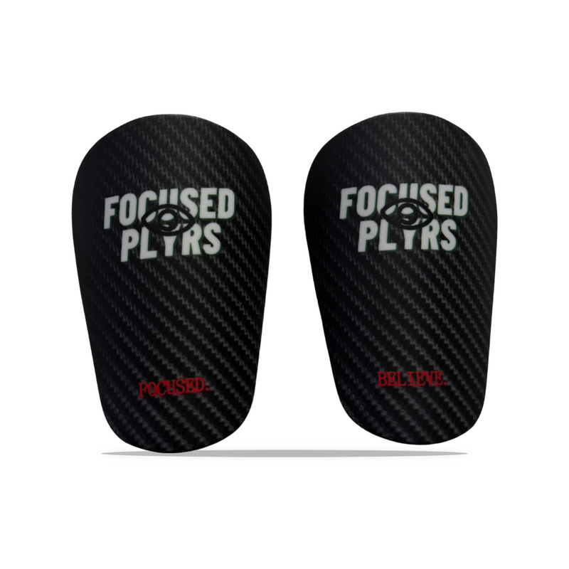 Focused Plyrs Mini Shinpads – Carbon-Optik